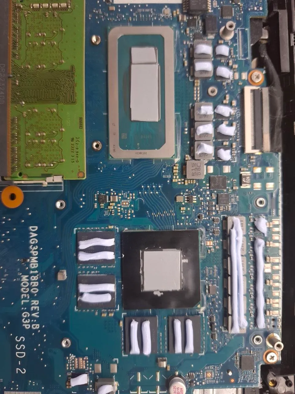 Victus i5 12450H RTX 3050 — нанесение термоинтерфейса